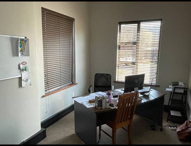 BUSINESS PROPERTY TO RENT IN ELDORAIGNE